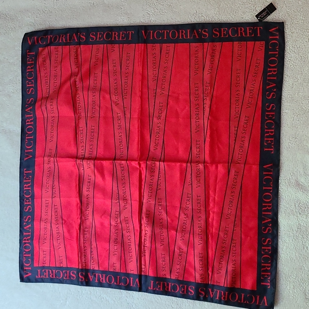 Satin bandana